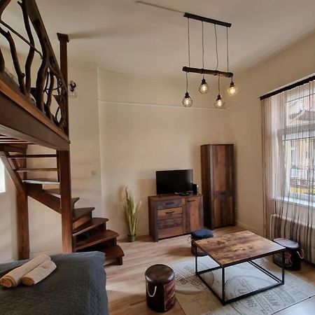 Vintage Apartman In City Center Mişcolţ Exterior foto