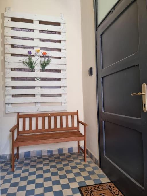 Vintage Apartman In City Center Mişcolţ Exterior foto