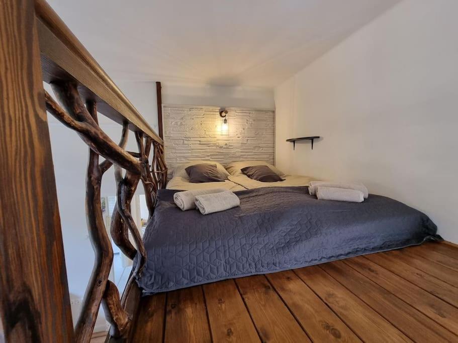 Vintage Apartman In City Center Mişcolţ Exterior foto