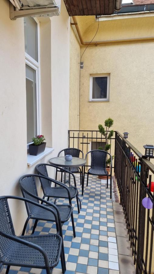 Vintage Apartman In City Center Mişcolţ Exterior foto